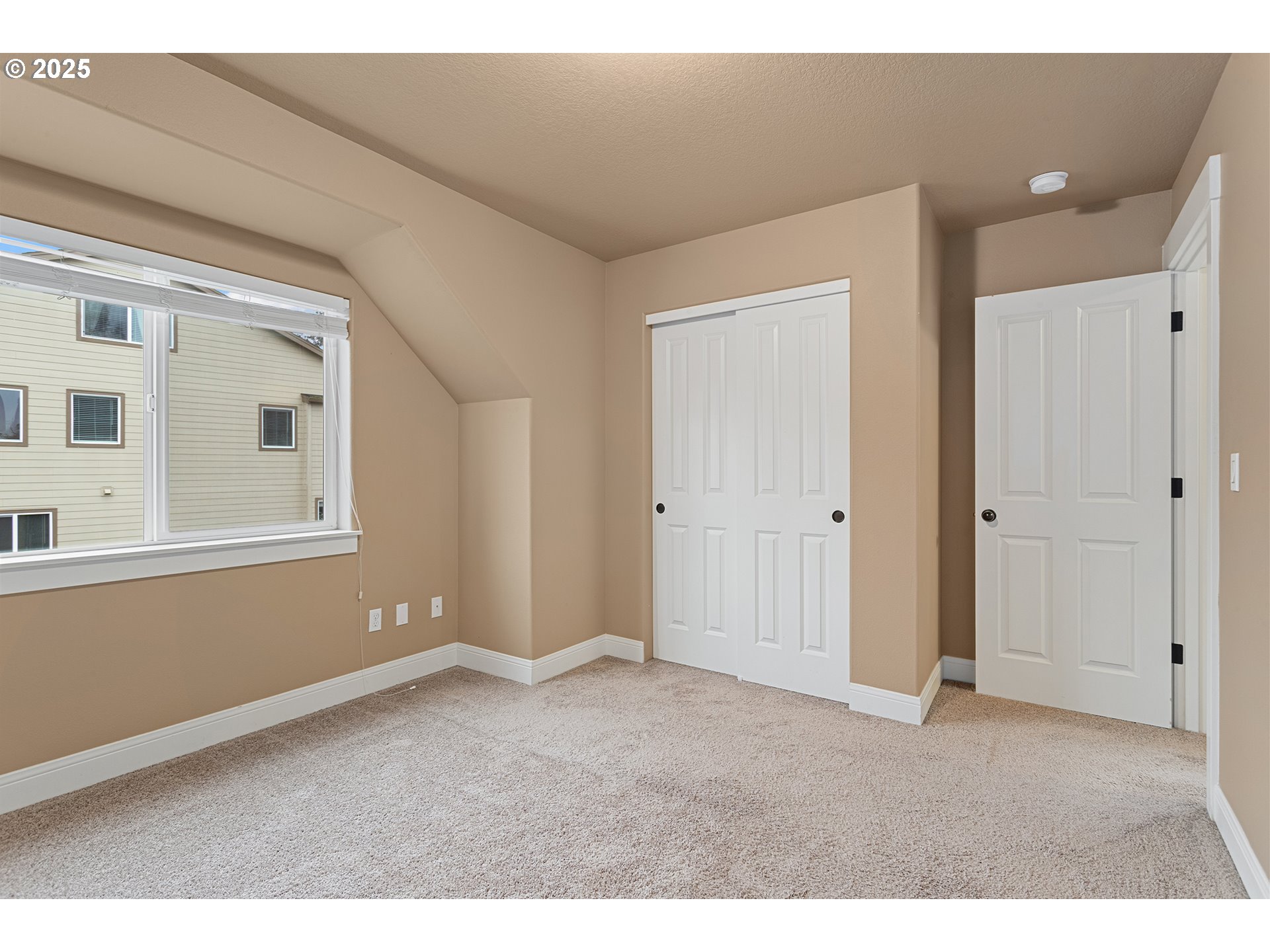 9622 Southwest Everett Terrace Tigard, OR 97223 - Photo 34 of 43 a view of an empty room with a window