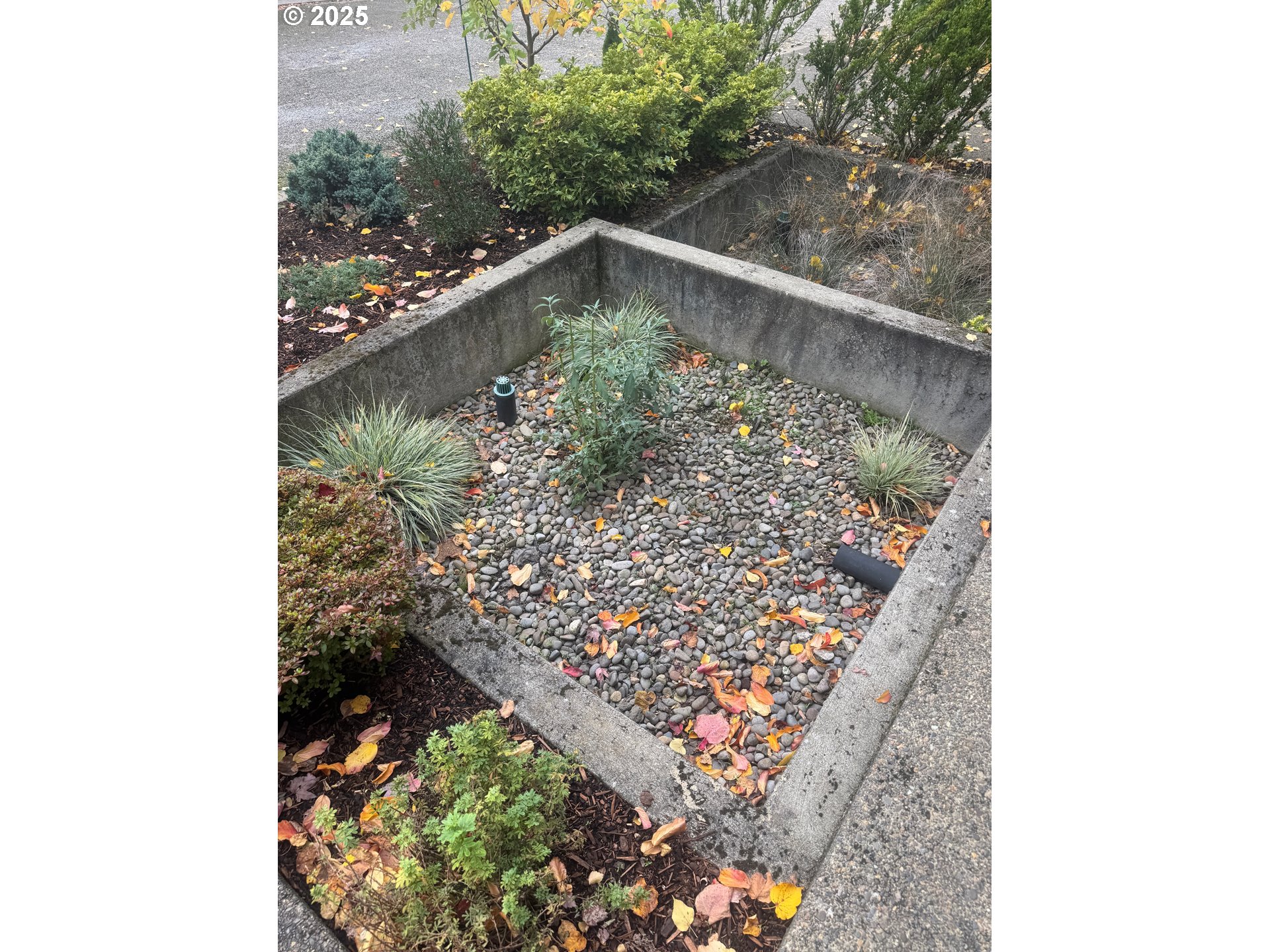 9622 Southwest Everett Terrace Tigard, OR 97223 - Photo 36 of 43 a view of a floor to ceiling window