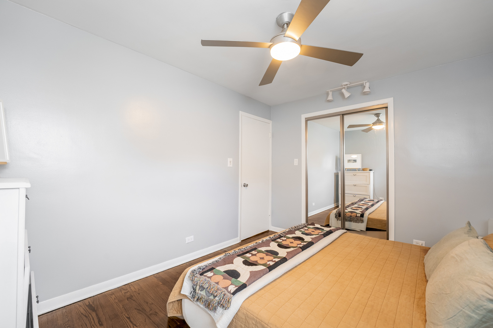 Undisclosed Address Chicago, IL 60647 - Photo 14 of 23