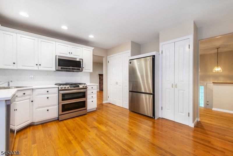 11 Southview Road Randolph, NJ 07869 - Photo 7 of 23 Gallery Image 7