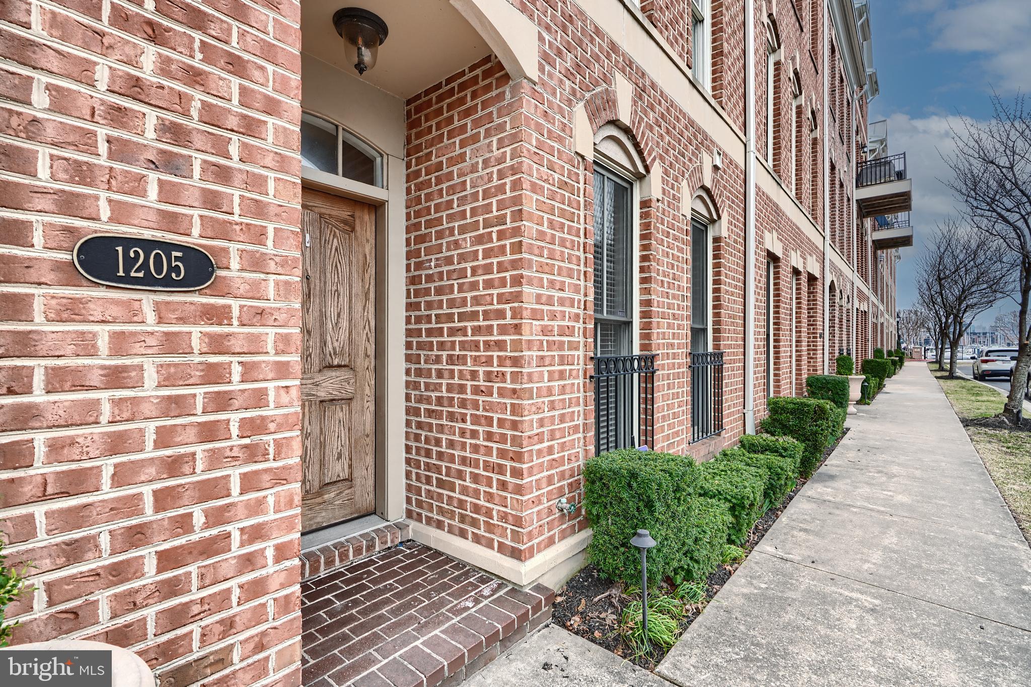 1205 Dockside Circle Baltimore, MD 21224 - Photo 5 of 39 a view of a brick building