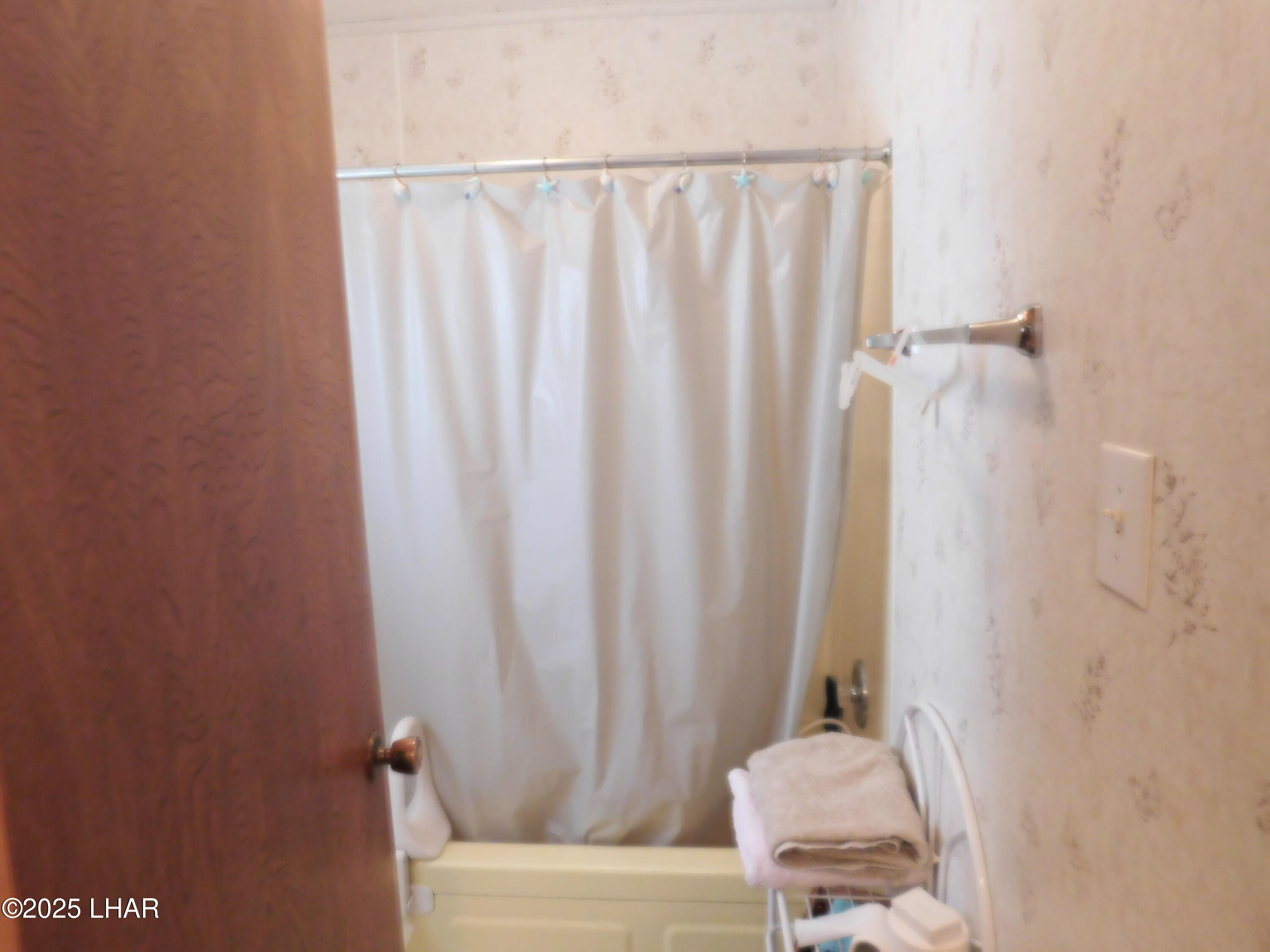 1240 Acacia Road, Unit 14 Quartzsite, AZ 85346 - Photo 27 of 33 Master Bath
