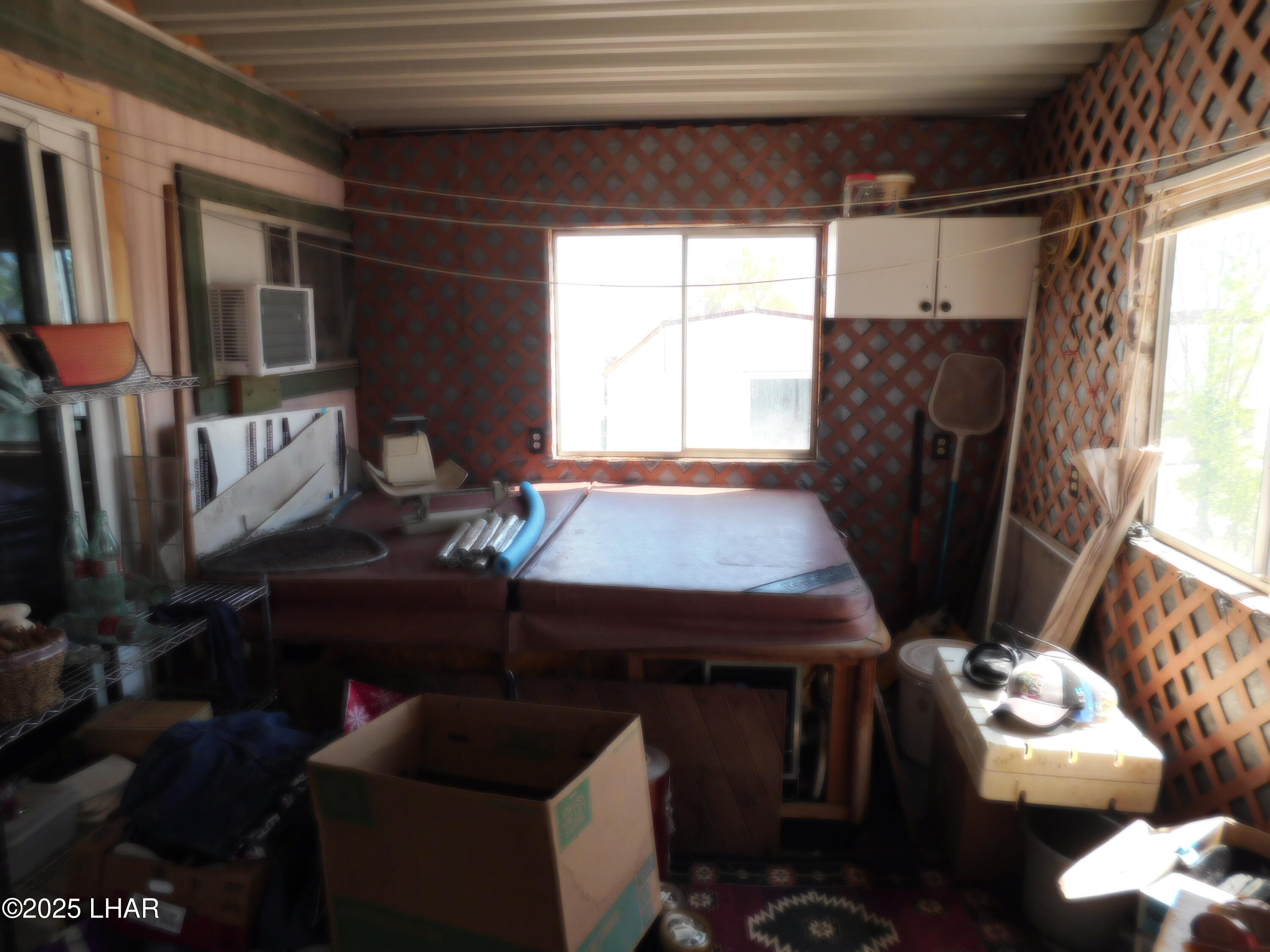 1240 Acacia Road, Unit 14 Quartzsite, AZ 85346 - Photo 29 of 33 Hot tub in porch 1