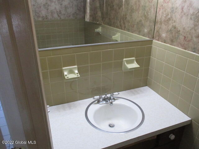 48 Fredericks Road Schenectady, NY 12302 - Photo 74 of 131 IMG_0686