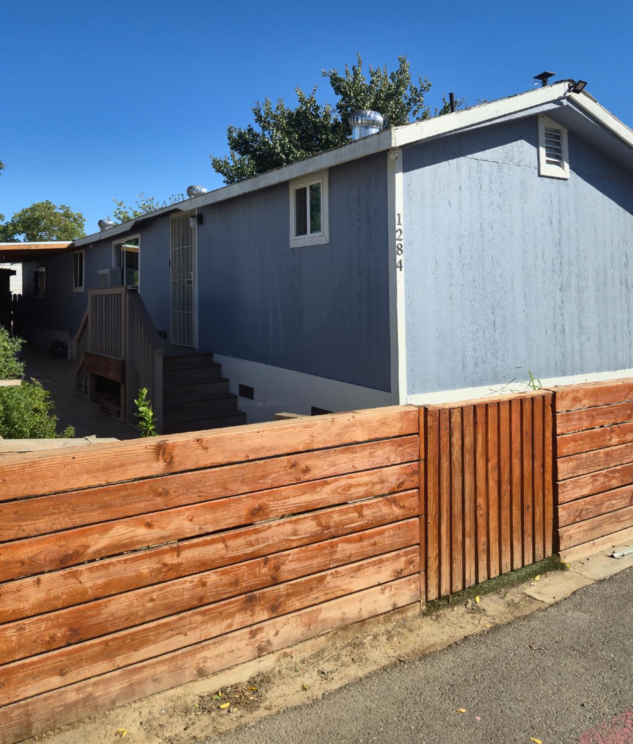 1284 Elizabeth Street, Unit 80 Coalinga, CA 93210 - Photo 2 of 24