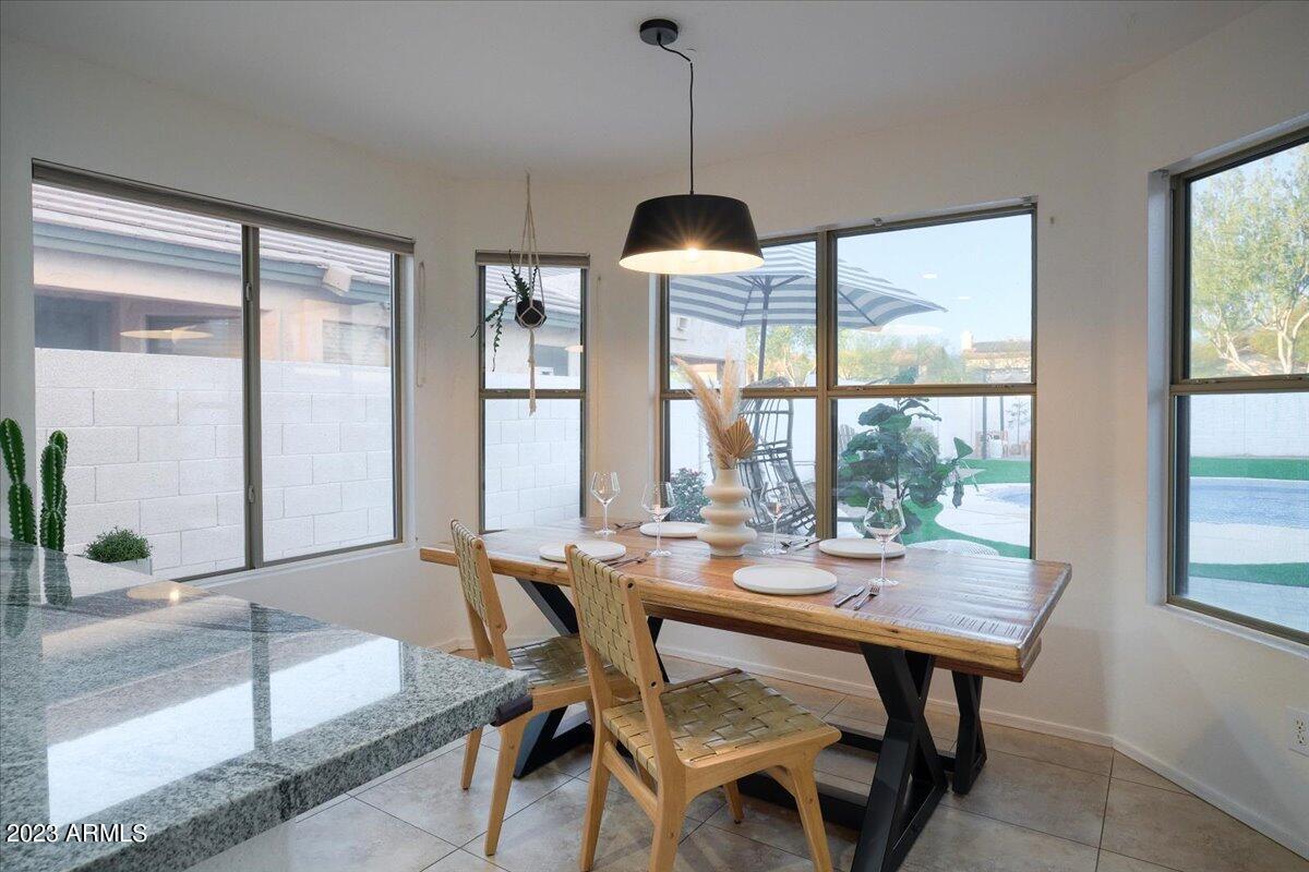 4706 East Mossman Road Phoenix, AZ 85050 - Photo 9 of 40 09-Dining Room