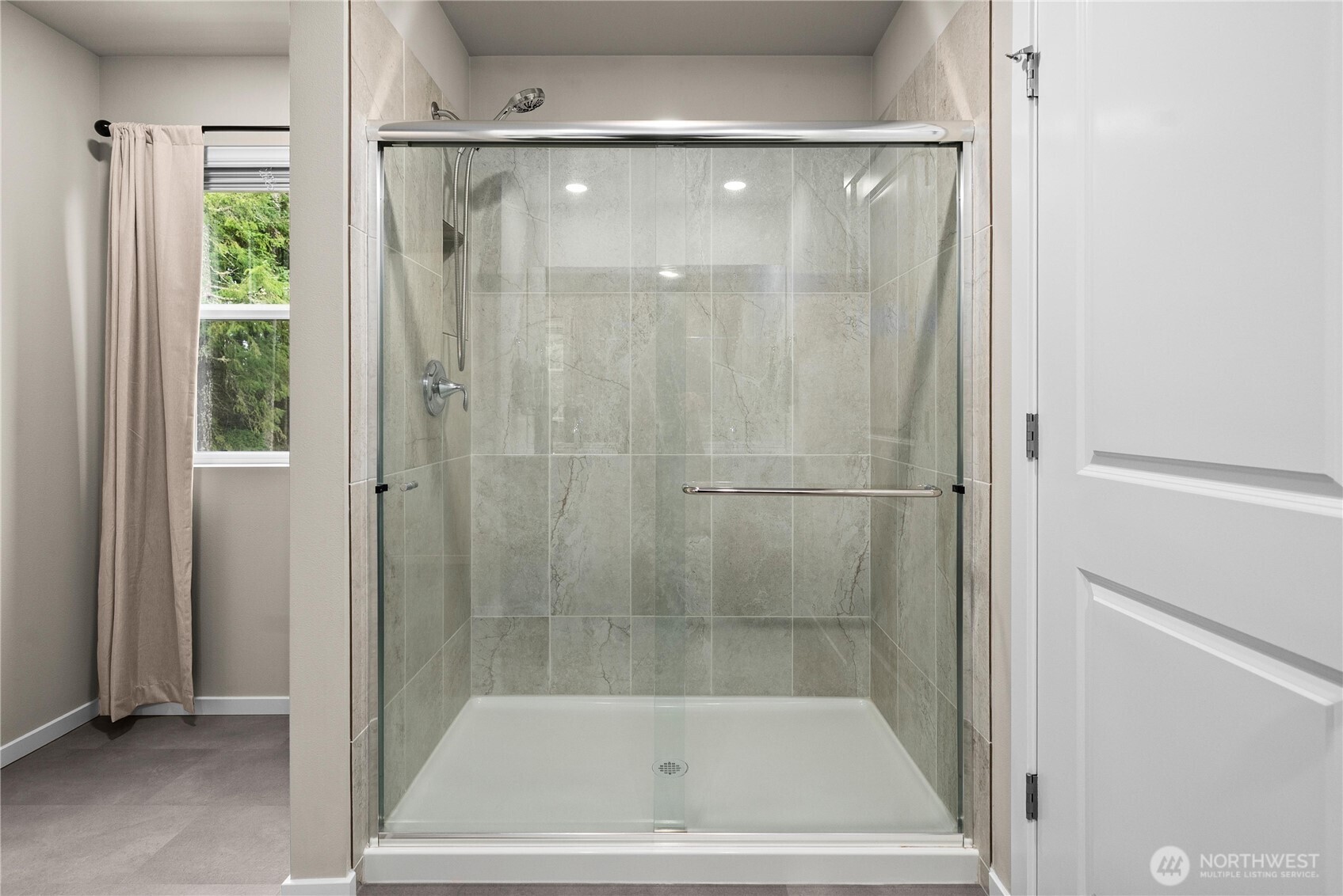 1081 Southwest Pendleton Way Port Orchard, WA 98367 - Photo 21 of 40 a bathroom with a bath tub