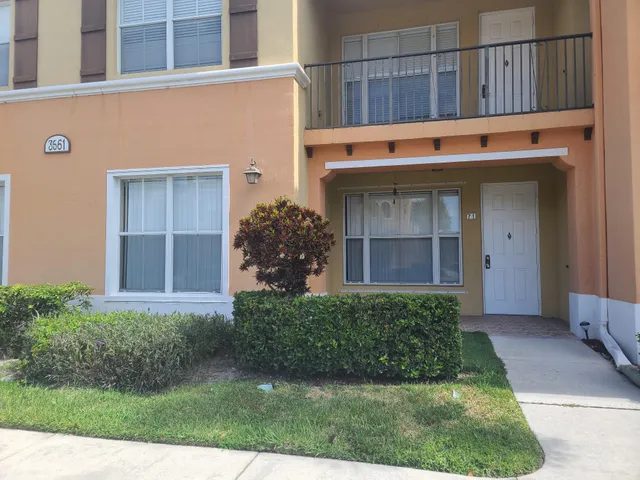 $2,200 | 3561 Forest Hill Boulevard, Unit 71, Palm Springs, FL 33406