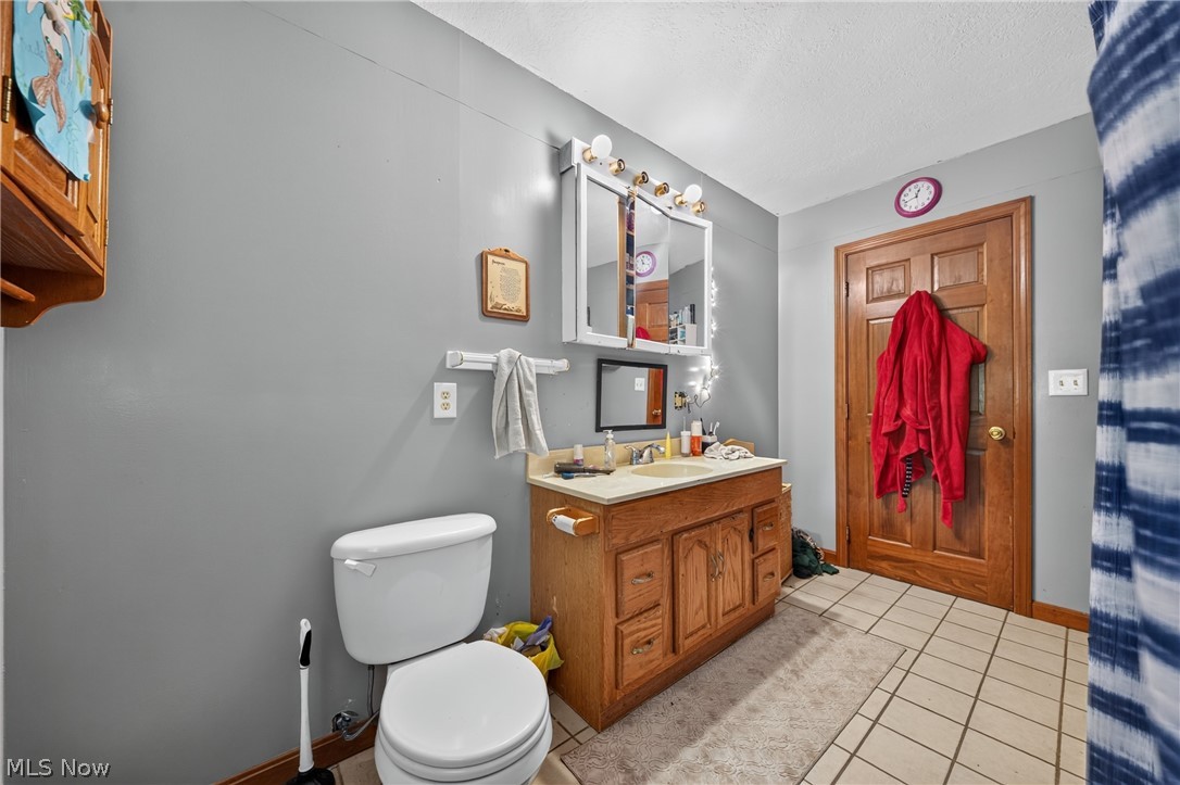498 Mill Road Conneaut, OH 44030 - Photo 24 of 50 Guest House - Full Bath