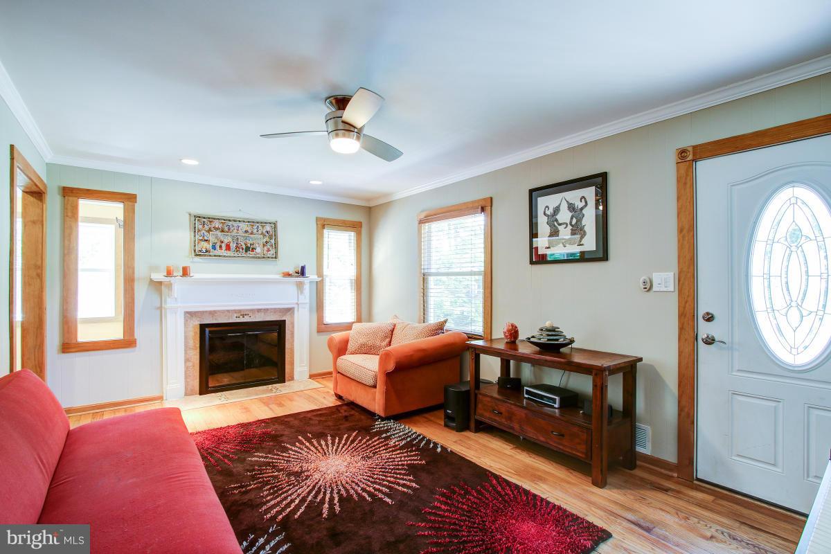 3112 Fayette Road Kensington, MD 20895 - Photo 3 of 27 Living Room