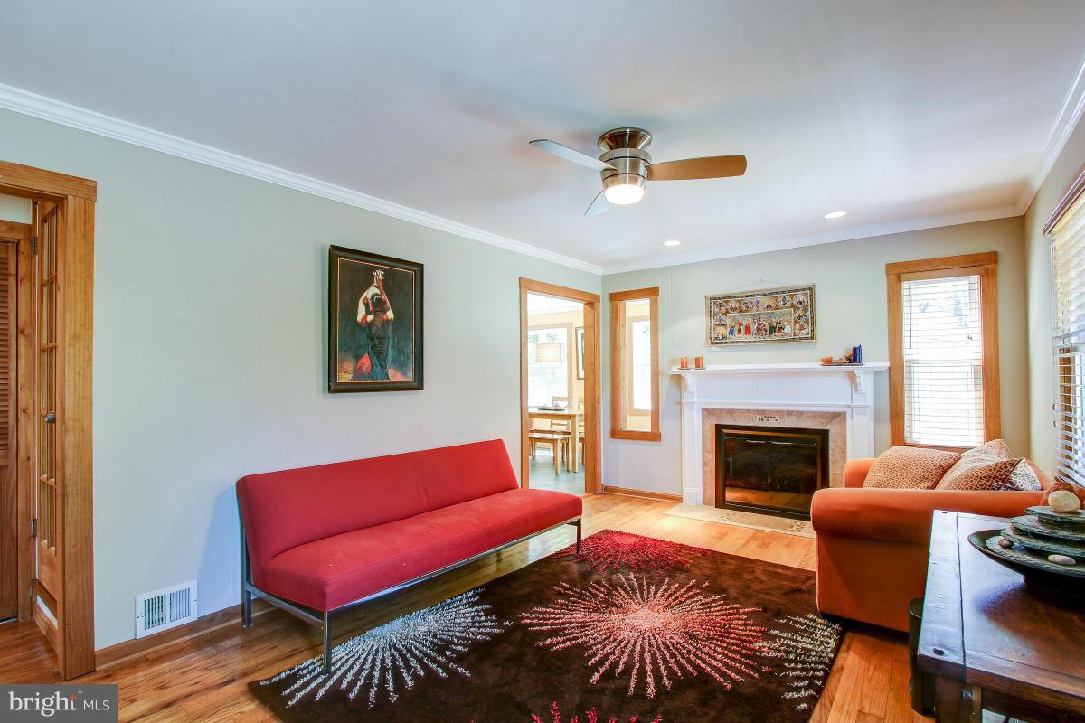 3112 Fayette Road Kensington, MD 20895 - Photo 4 of 27 Living Room