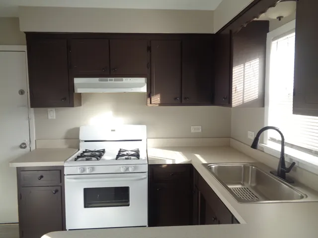 $1,600 | 8701 South 81st Court, Unit 3, Hickory Hills, IL 60457