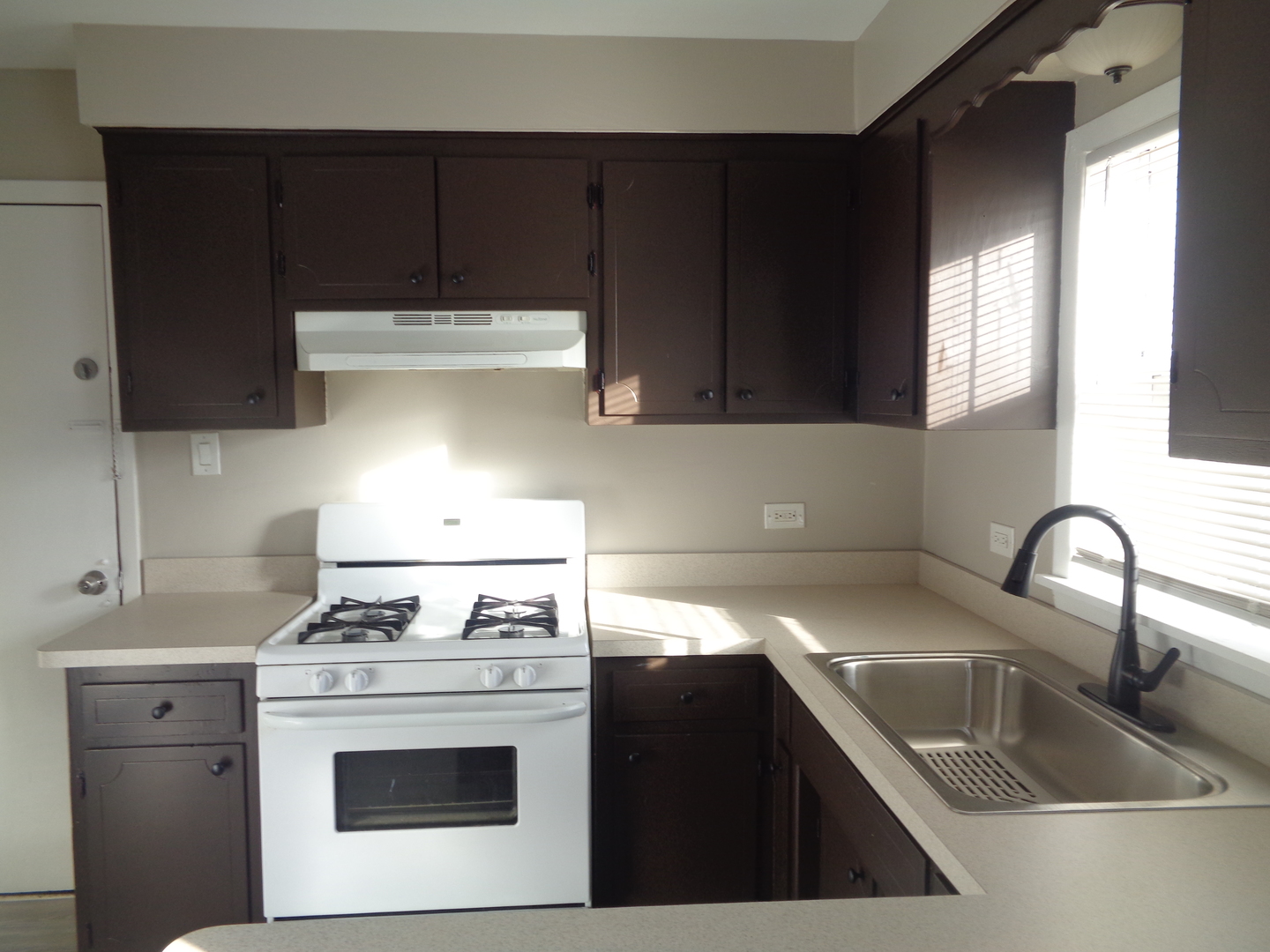 8701 South 81st Court, Unit 3 Hickory Hills, IL 60457 - Photo 5 of 9