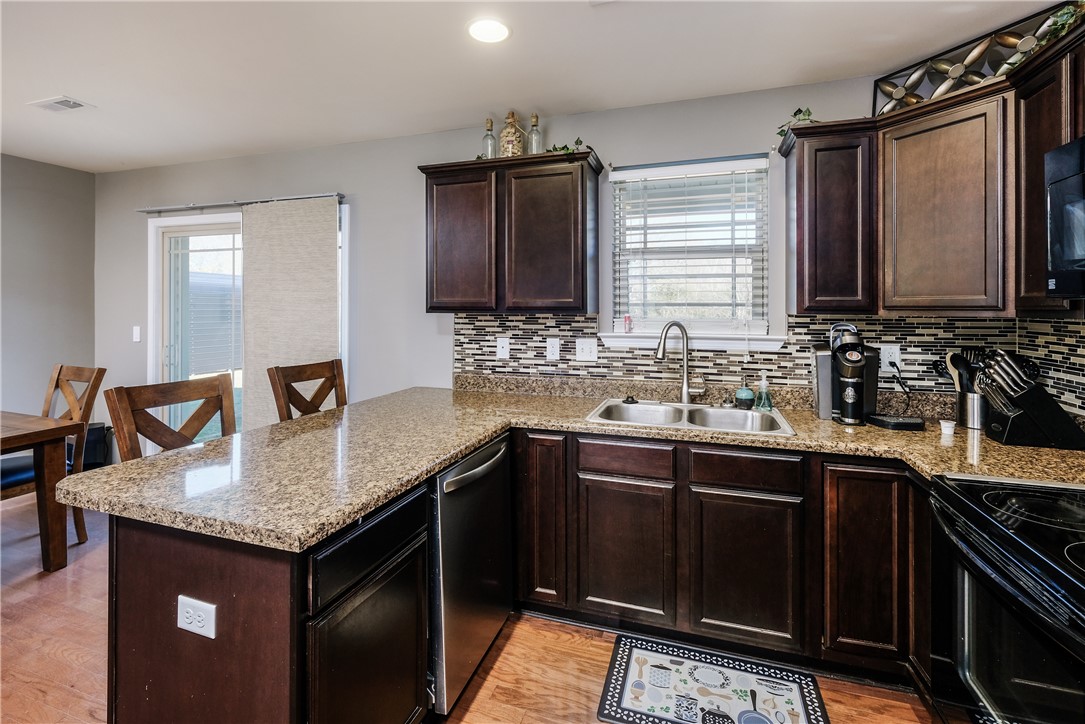 1017 Stoneham Circle Anderson, SC 29626 - Photo 8 of 28