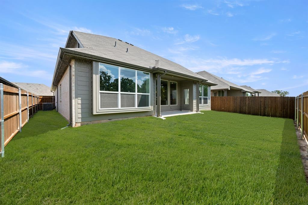 4000 Kitts Road Granbury, TX 76049 - Photo 28 of 29 DFW-Pirate Village-Concept 2492-4000 Kitts Road-Back-Risewell Homes-1