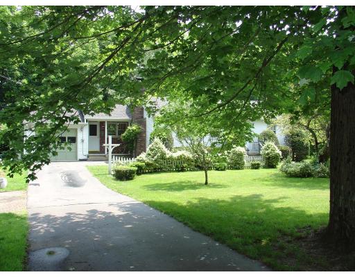 233 Bates Road Westfield, MA 01085 - Photo 3 of 12 Gallery Image 3