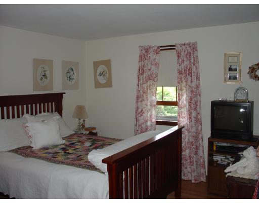 233 Bates Road Westfield, MA 01085 - Photo 8 of 12 Gallery Image 8