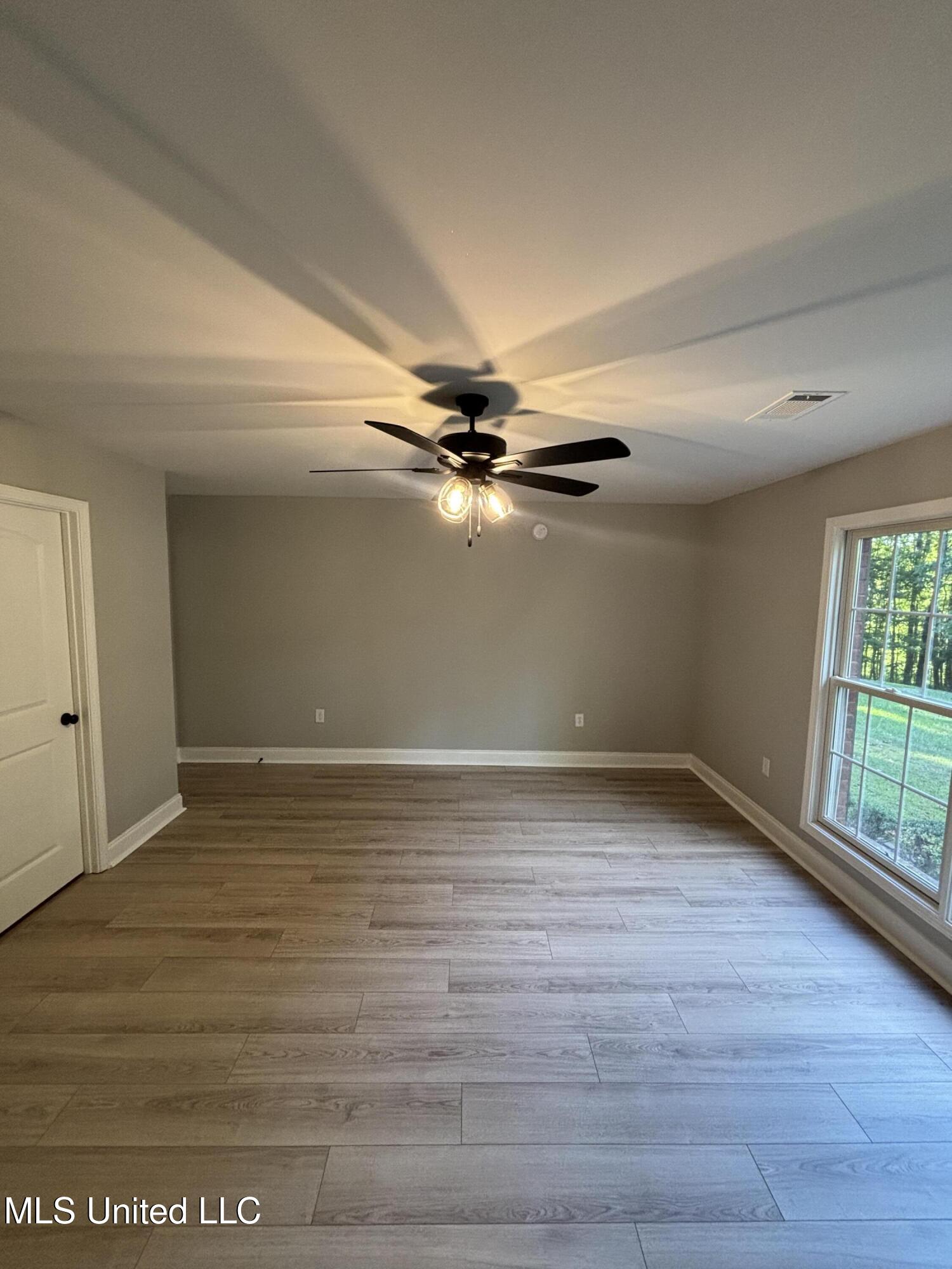 283 Aaron Road Sarah, MS 38665 - Photo 21 of 33 Photo Aug 22 2025, 6 00 54 PM