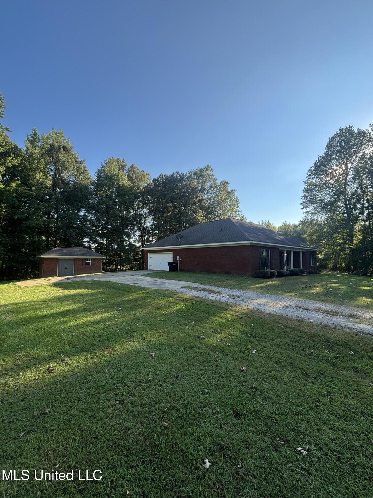 283 Aaron Road Sarah, MS 38665 - Photo 3 of 33 Photo Aug 22 2025, 5 51 05 PM