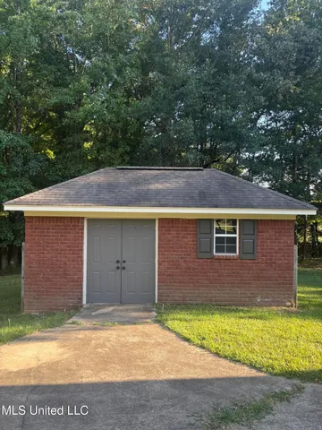 $329,900 | 283 Aaron Road, Sarah, MS 38665