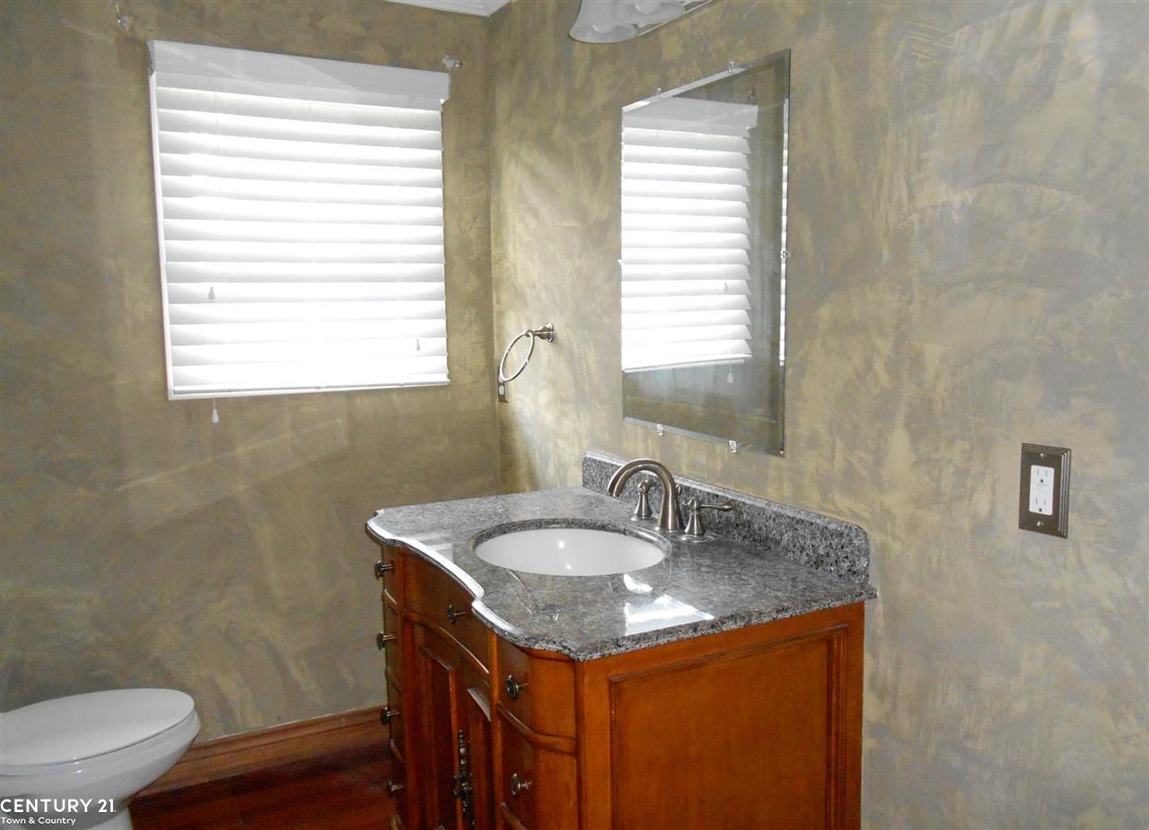 2443 Gerald Avenue Rochester Hills, MI 48307 - Photo 15 of 55