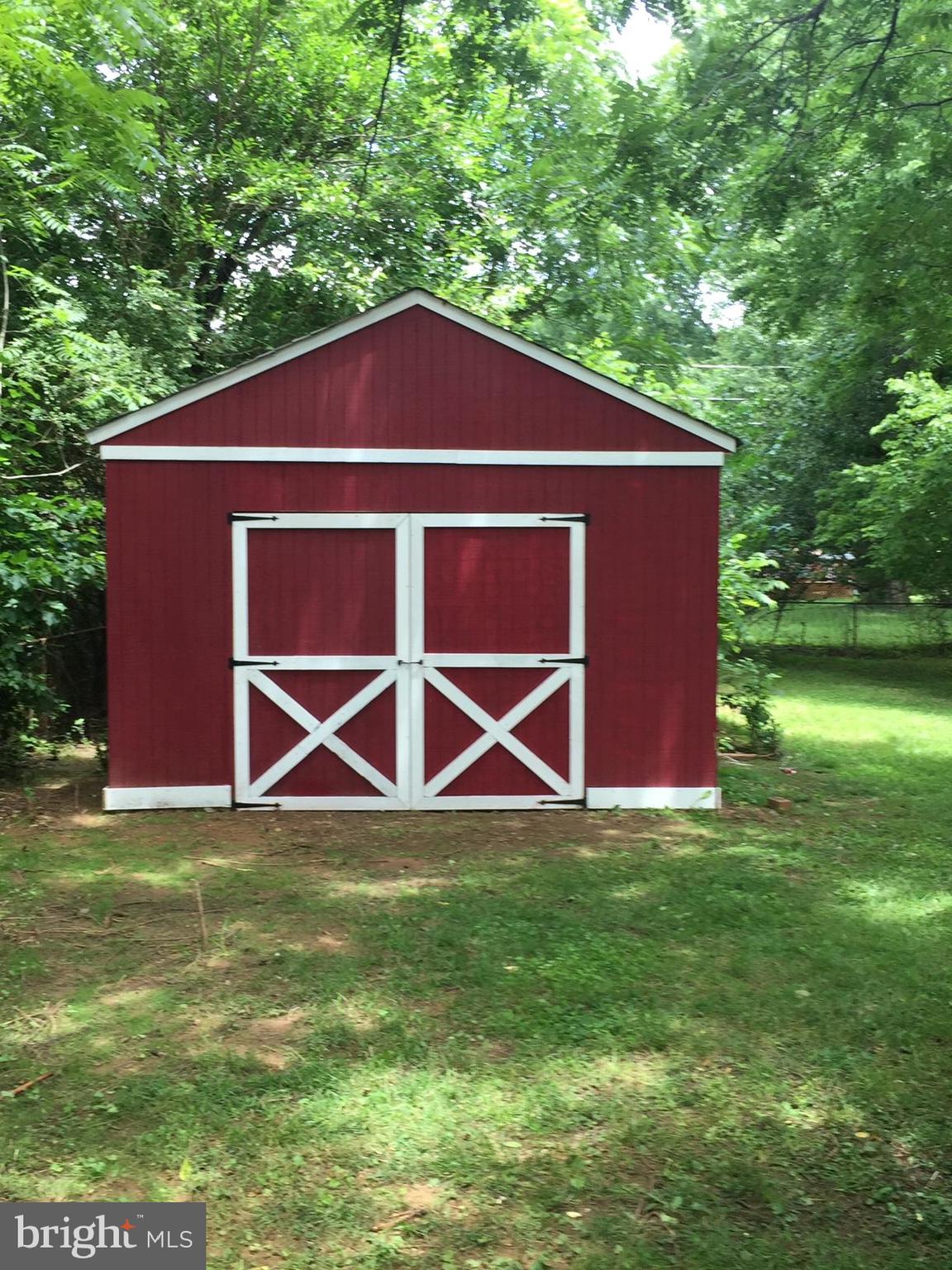 2932 Edgewood Road Bryans Road, MD 20616 - Photo 23 of 28 garage