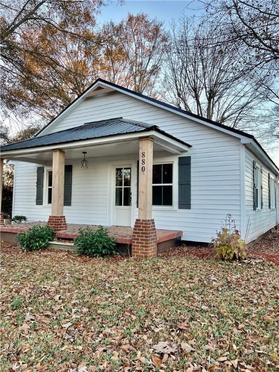880 Tokeena Road Seneca, SC 29678 - Photo 1 of 23 Gallery Image 1