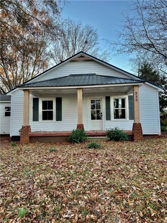 880 Tokeena Road Seneca, SC 29678 - Photo 2 of 23 Gallery Image 2