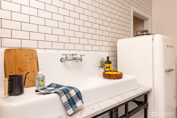 $247,000 | 381 Wallace Way Northeast, Unit 109, Bainbridge Island, WA 98110