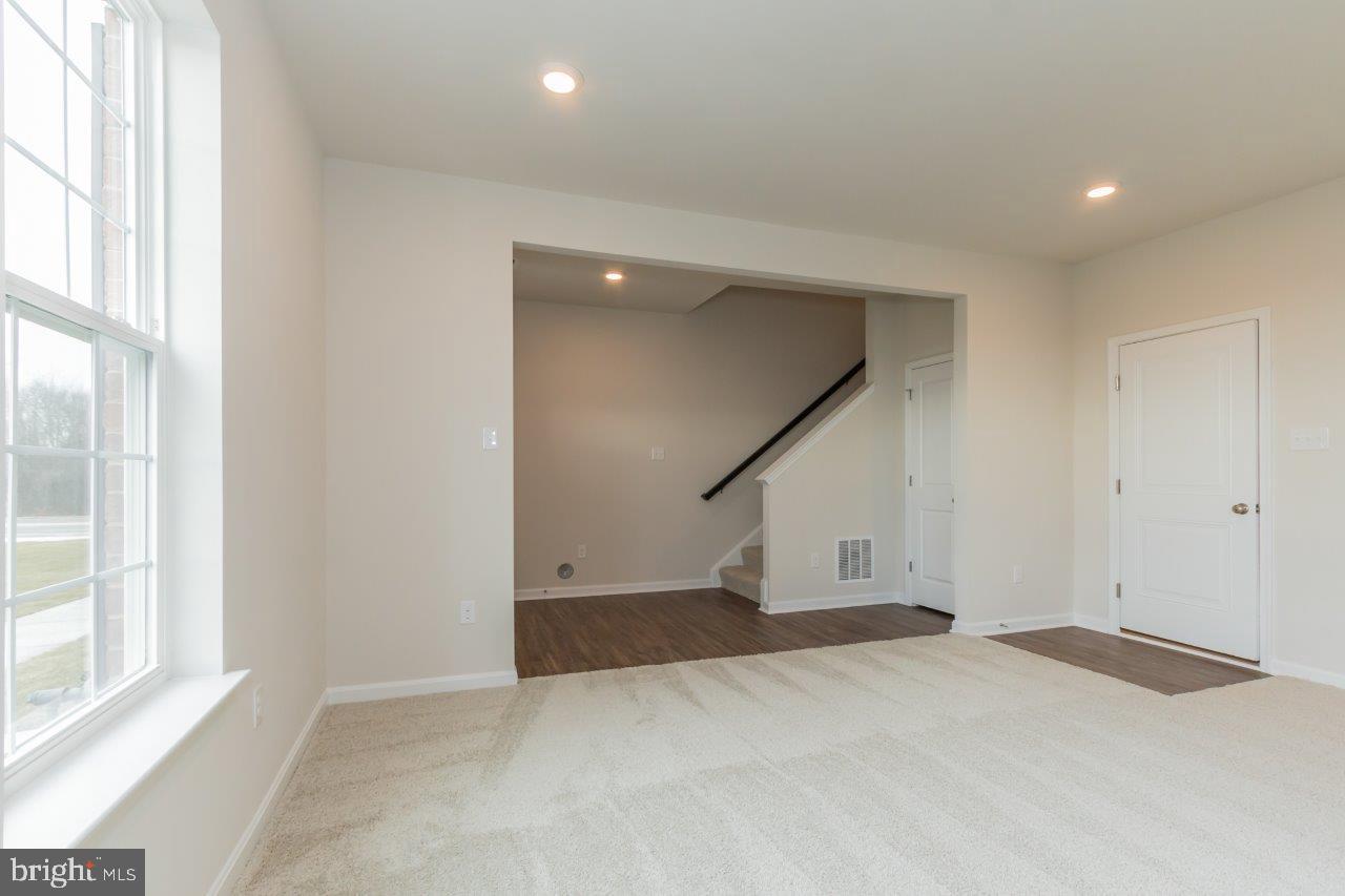7068 Delegate Place Frederick, MD 21703 - Photo 3 of 51
