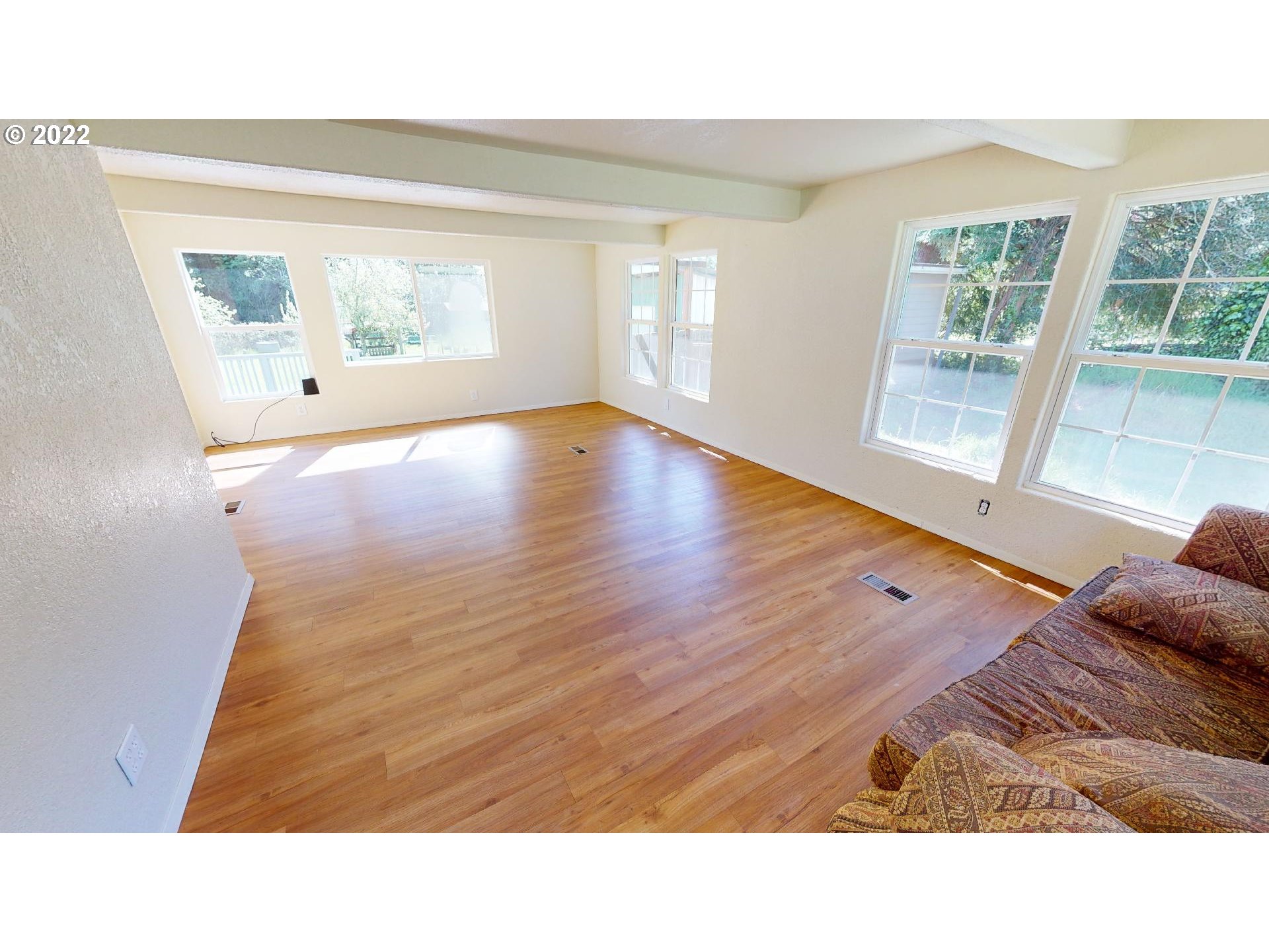 31969 Cedar Valley Road Gold Beach, OR 97444 - Photo 8 of 32 Living Room