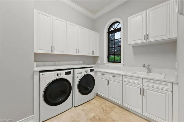 a view of a house with porch and sitting area