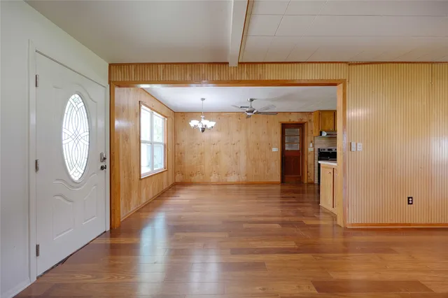 $395,000 | 1001 Highway 77, Hallettsville, TX 77964