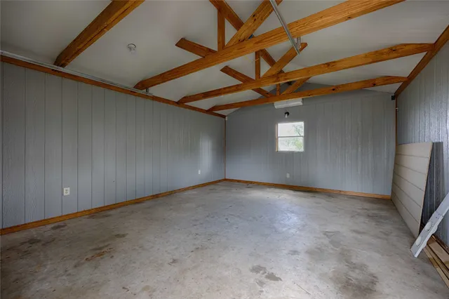 $395,000 | 1001 Highway 77, Hallettsville, TX 77964