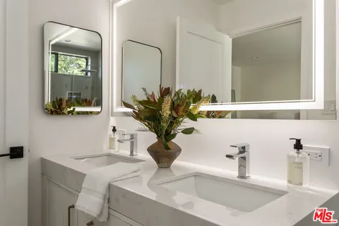 $1,248,000 | 29353 Deep Shadow Drive, Agoura Hills, CA 91301
