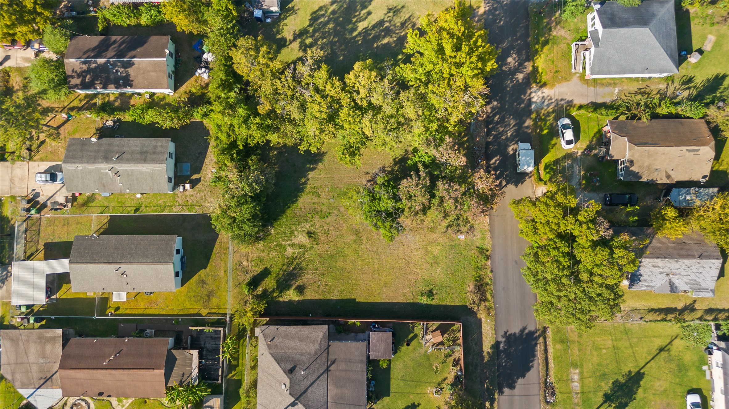 2313 Hailey Street Houston, TX 77026 - Photo 6 of 8 an aerial view of residential houses with outdoor space