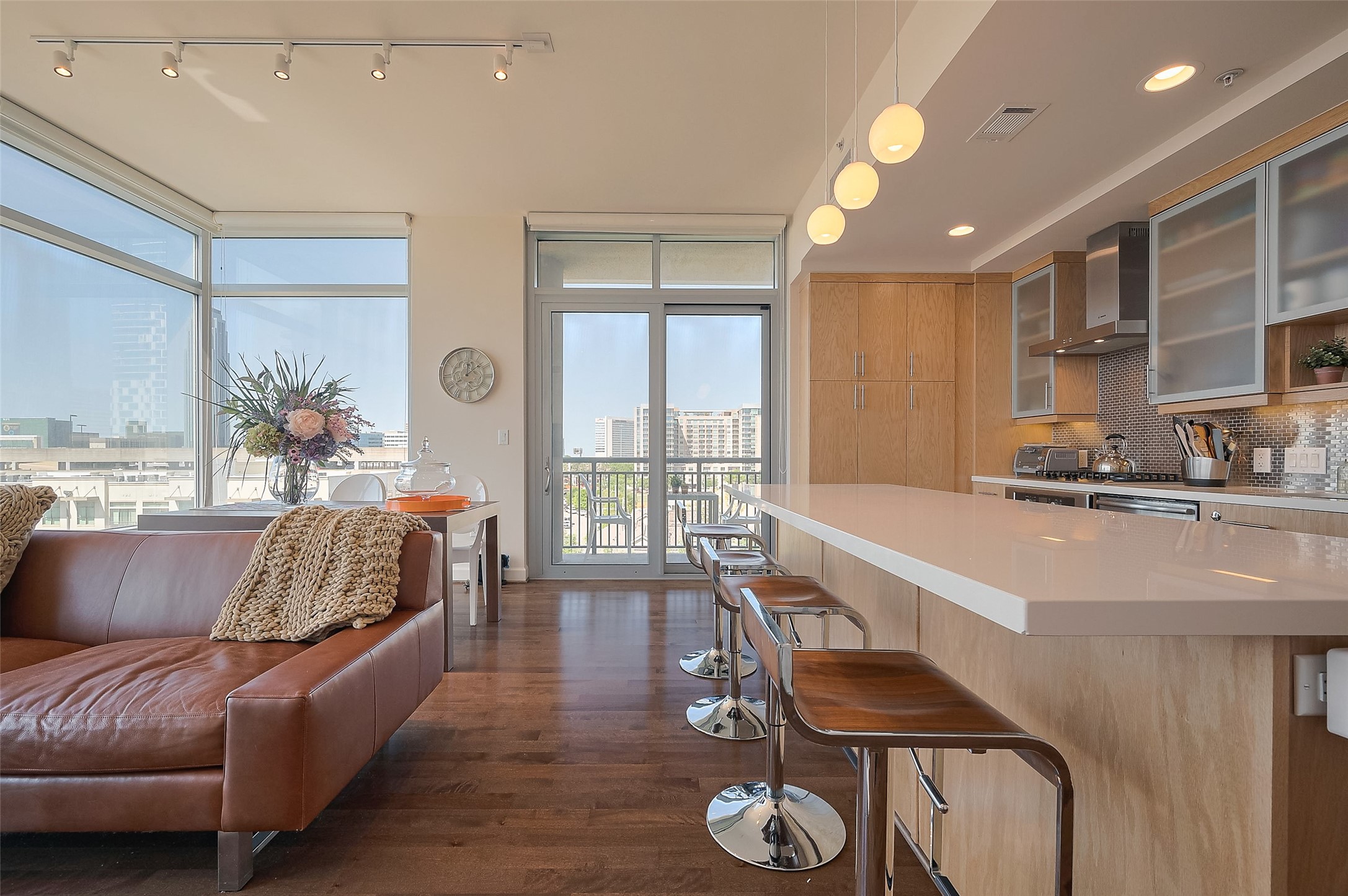 2207 Bancroft Lane, Unit 604 Houston, TX 77027 - Photo 12 of 35 a living room with furniture and wooden floor