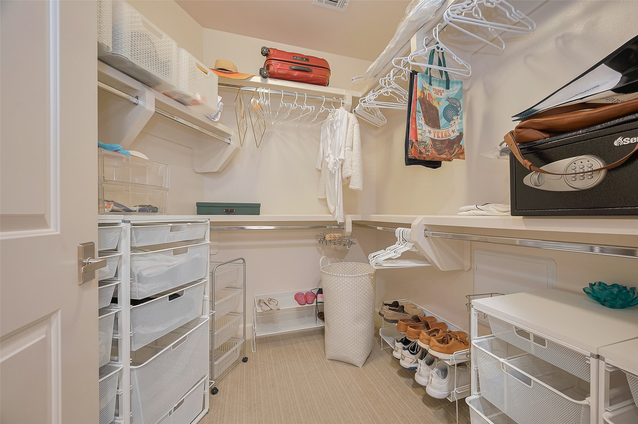 2207 Bancroft Lane, Unit 604 Houston, TX 77027 - Photo 18 of 35 a view of storage and utility room
