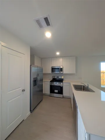 $2,000 | 9039 Marbled Duck Drive, Baytown, TX 77521