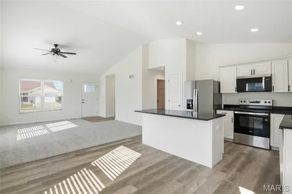 $370,000 | 1123 Castle Green Drive, Waterloo, IL 62298