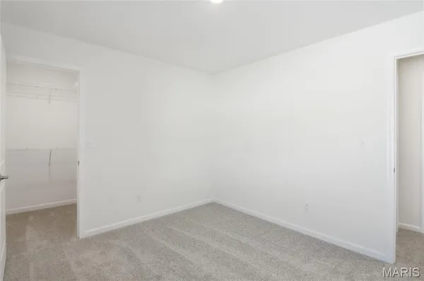 $370,000 | 1123 Castle Green Drive, Waterloo, IL 62298