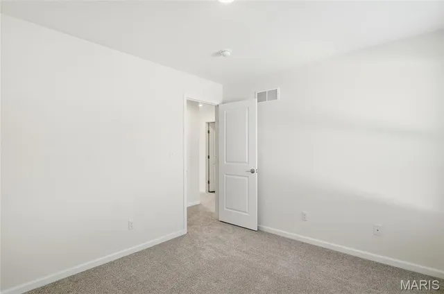 $370,000 | 1123 Castle Green Drive, Waterloo, IL 62298