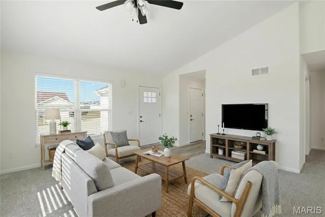 $370,000 | 1123 Castle Green Drive, Waterloo, IL 62298