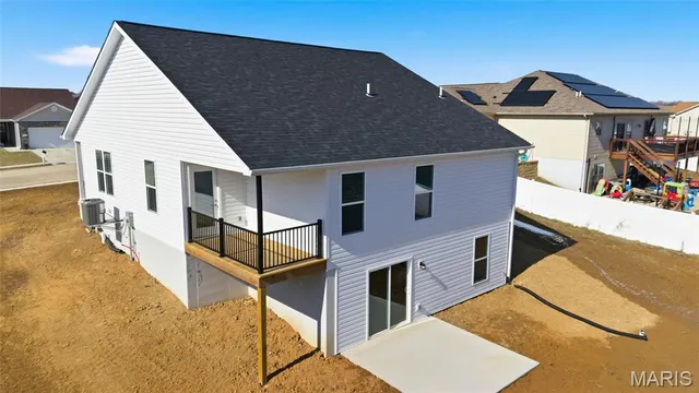 $370,000 | 1123 Castle Green Drive, Waterloo, IL 62298