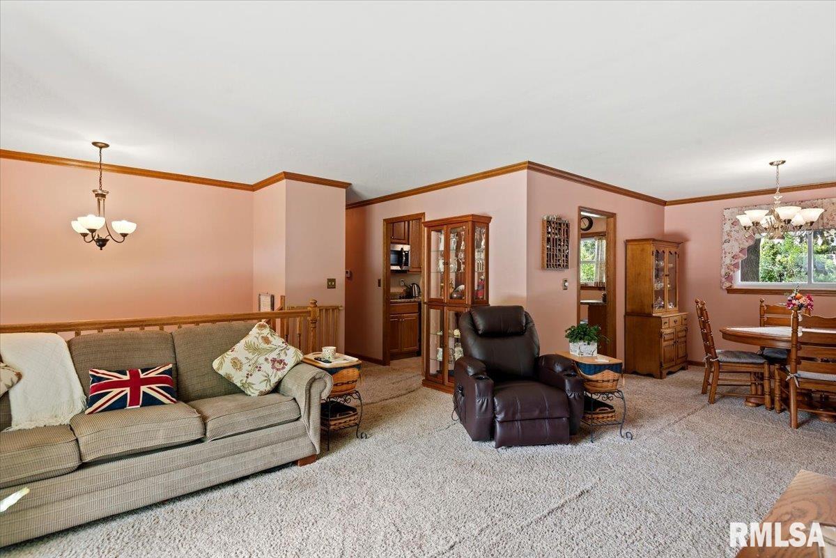 62 North Oxford Road Springfield, IL 62702 - Photo 5 of 36