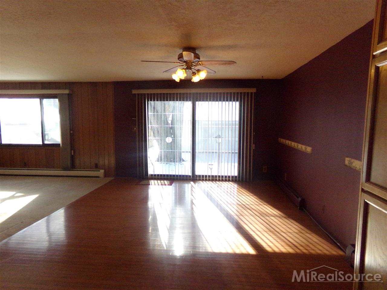 2237 Oxford Road Berkley, MI 48072 - Photo 11 of 35