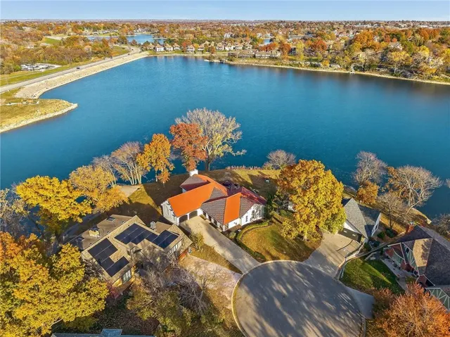 $975,000 | 102 Northwest Hackberry Street, Lee's Summit, MO 64064