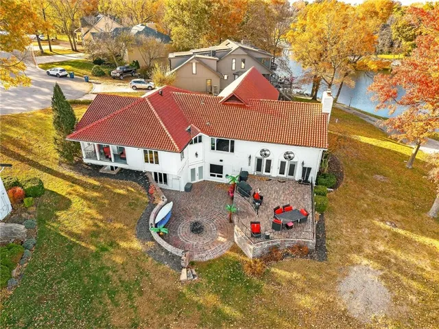 $975,000 | 102 Northwest Hackberry Street, Lee's Summit, MO 64064