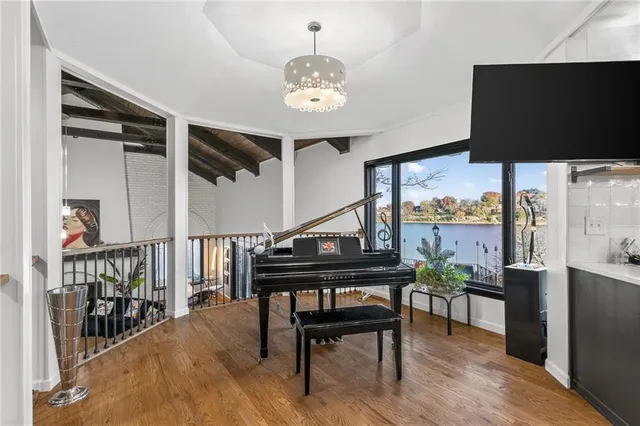 $950,000 | 102 Northwest Hackberry Street, Lee's Summit, MO 64064