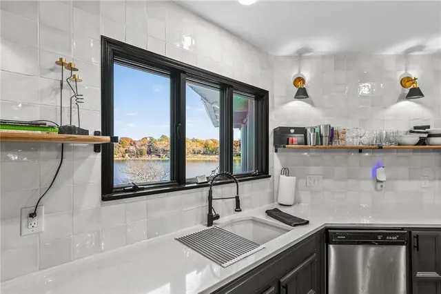 $975,000 | 102 Northwest Hackberry Street, Lee's Summit, MO 64064